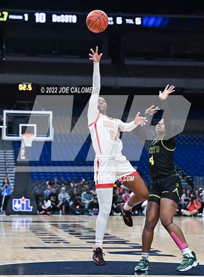 Thumbnail 1 in DeSoto vs South Grand Prairie (UIL 6A State Final) photogallery.