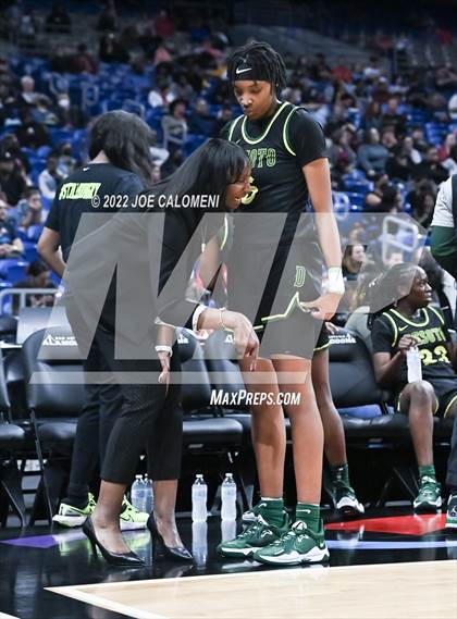 Thumbnail 2 in DeSoto vs South Grand Prairie (UIL 6A State Final) photogallery.