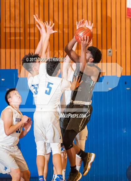 Thumbnail 3 in Moreau Catholic @ Irvington photogallery.