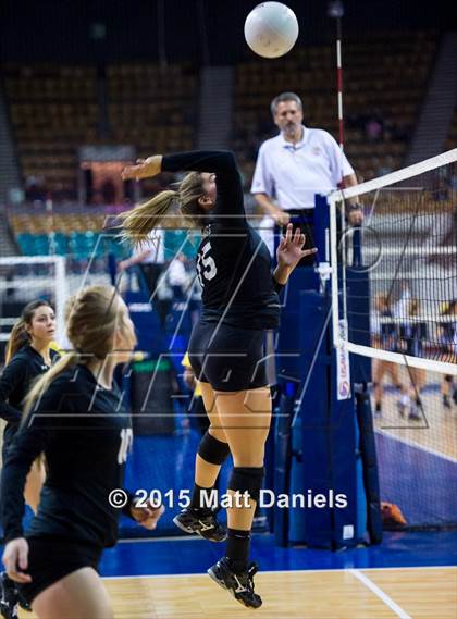 Thumbnail 2 in Platte Valley vs. Valley (CHSAA 3A Playoff) photogallery.