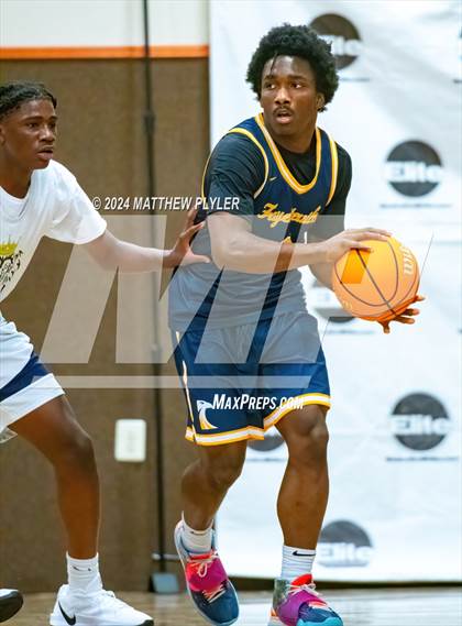 Thumbnail 1 in Fayetteville Academy vs New Life Christian Academy (Veterans Day Tournament) photogallery.