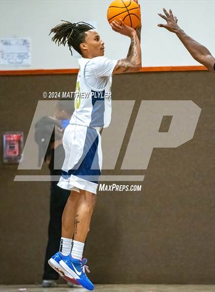 Thumbnail 3 in Fayetteville Academy vs New Life Christian Academy (Veterans Day Tournament) photogallery.