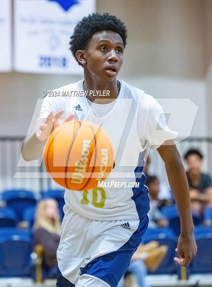 Thumbnail 2 in Fayetteville Academy vs New Life Christian Academy (Veterans Day Tournament) photogallery.