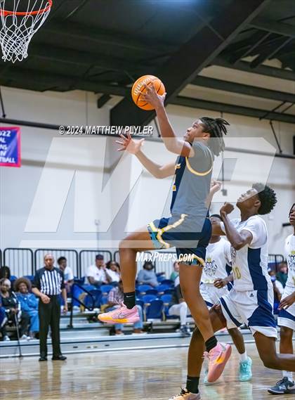 Thumbnail 2 in Fayetteville Academy vs New Life Christian Academy (Veterans Day Tournament) photogallery.