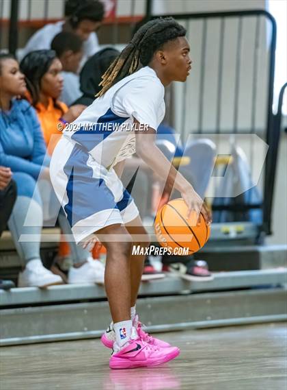 Thumbnail 3 in Fayetteville Academy vs New Life Christian Academy (Veterans Day Tournament) photogallery.