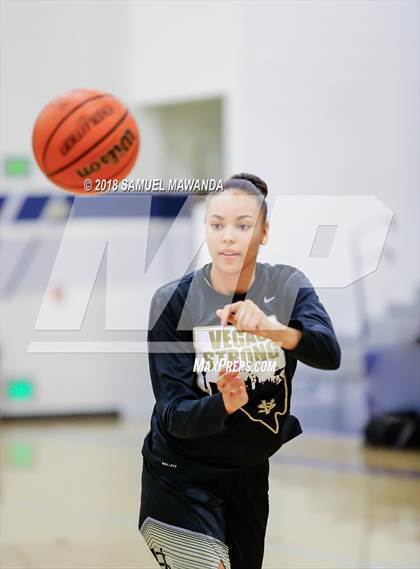 Thumbnail 1 in St. Genevieve vs Spring Valley (War on the Floor) photogallery.