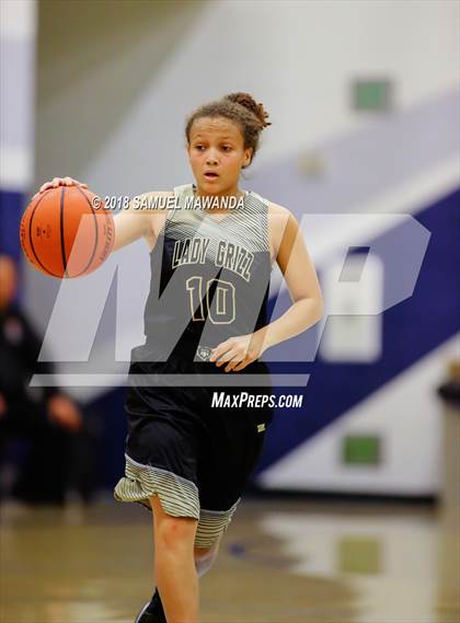 Thumbnail 2 in St. Genevieve vs Spring Valley (War on the Floor) photogallery.