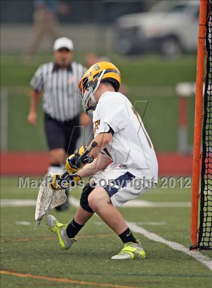 Thumbnail 2 in Simsbury vs Conard (CCC West Game) photogallery.