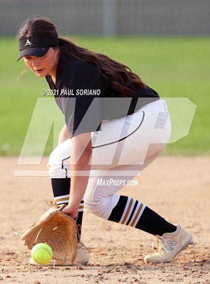 Thumbnail 3 in Arapahoe @ Chaparral photogallery.