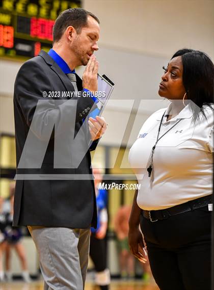 Thumbnail 3 in Gilmer vs. Spring Hill (UIL 4A Quarterfinal) photogallery.