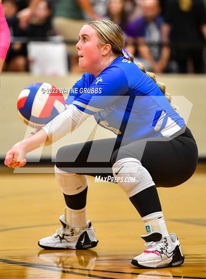 Thumbnail 1 in Gilmer vs. Spring Hill (UIL 4A Quarterfinal) photogallery.