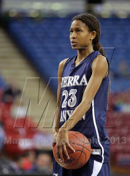 Thumbnail 2 in Pinewood vs Sierra Canyon (CIF State D5 Final) photogallery.