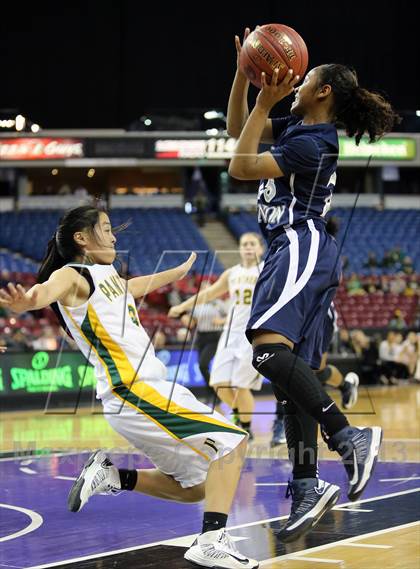 Thumbnail 2 in Pinewood vs Sierra Canyon (CIF State D5 Final) photogallery.