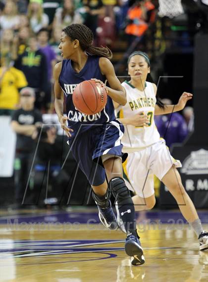 Thumbnail 1 in Pinewood vs Sierra Canyon (CIF State D5 Final) photogallery.