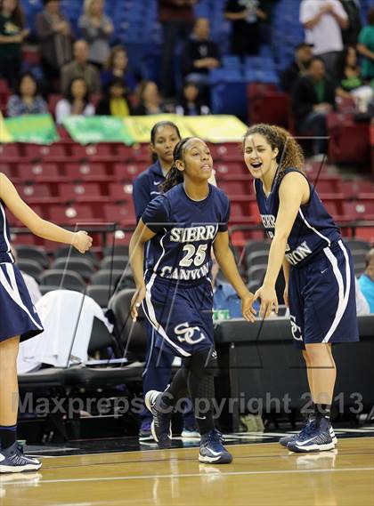 Thumbnail 2 in Pinewood vs Sierra Canyon (CIF State D5 Final) photogallery.