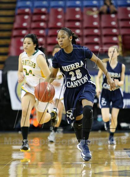 Thumbnail 2 in Pinewood vs Sierra Canyon (CIF State D5 Final) photogallery.