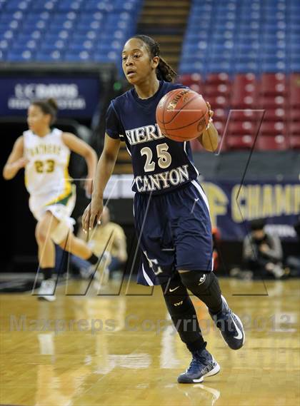 Thumbnail 1 in Pinewood vs Sierra Canyon (CIF State D5 Final) photogallery.