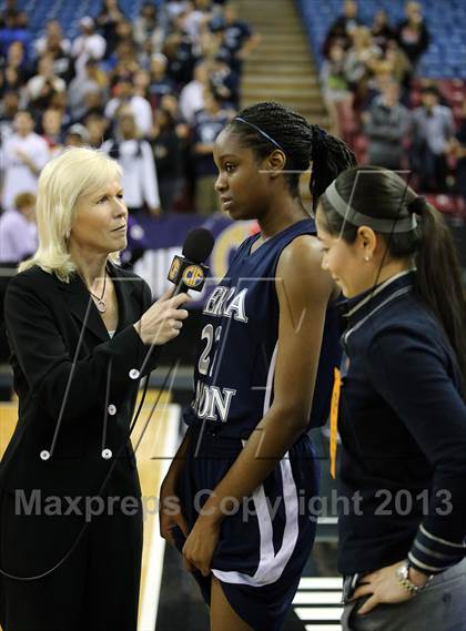 Thumbnail 1 in Pinewood vs Sierra Canyon (CIF State D5 Final) photogallery.