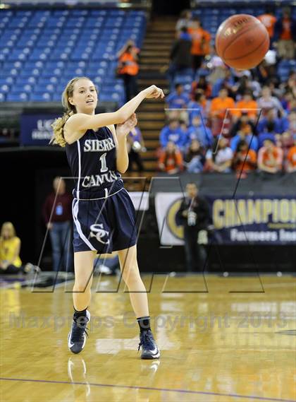 Thumbnail 2 in Pinewood vs Sierra Canyon (CIF State D5 Final) photogallery.