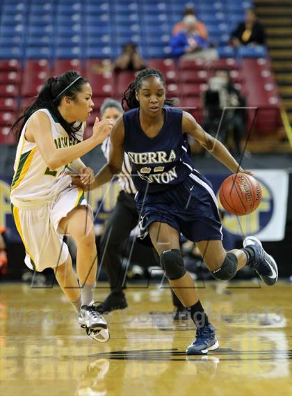 Thumbnail 3 in Pinewood vs Sierra Canyon (CIF State D5 Final) photogallery.