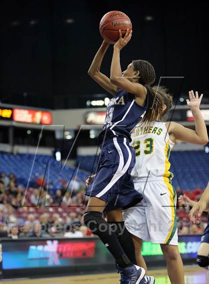 Thumbnail 1 in Pinewood vs Sierra Canyon (CIF State D5 Final) photogallery.
