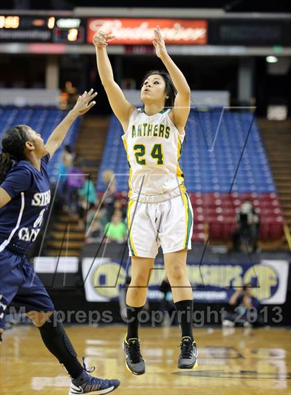 Thumbnail 3 in Pinewood vs Sierra Canyon (CIF State D5 Final) photogallery.