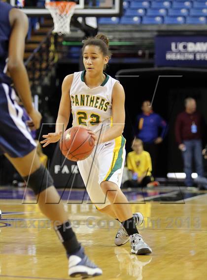 Thumbnail 3 in Pinewood vs Sierra Canyon (CIF State D5 Final) photogallery.