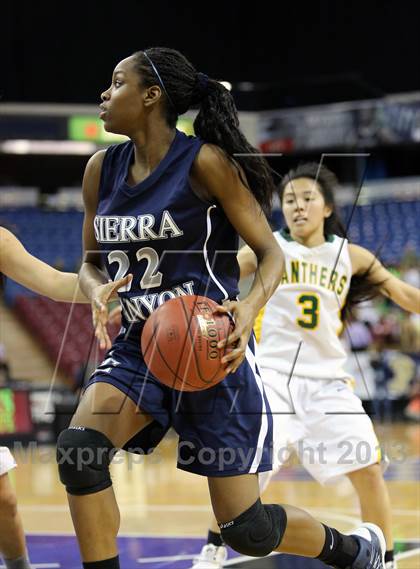 Thumbnail 1 in Pinewood vs Sierra Canyon (CIF State D5 Final) photogallery.