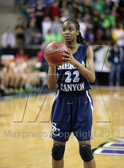 Thumbnail 3 in Pinewood vs Sierra Canyon (CIF State D5 Final) photogallery.