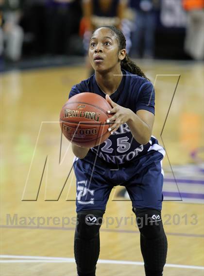 Thumbnail 3 in Pinewood vs Sierra Canyon (CIF State D5 Final) photogallery.