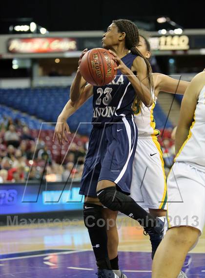 Thumbnail 3 in Pinewood vs Sierra Canyon (CIF State D5 Final) photogallery.