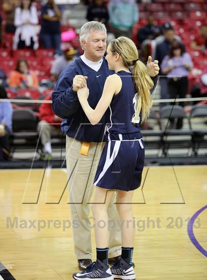 Thumbnail 1 in Pinewood vs Sierra Canyon (CIF State D5 Final) photogallery.