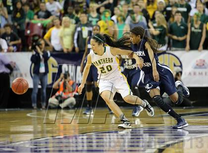 Thumbnail 2 in Pinewood vs Sierra Canyon (CIF State D5 Final) photogallery.