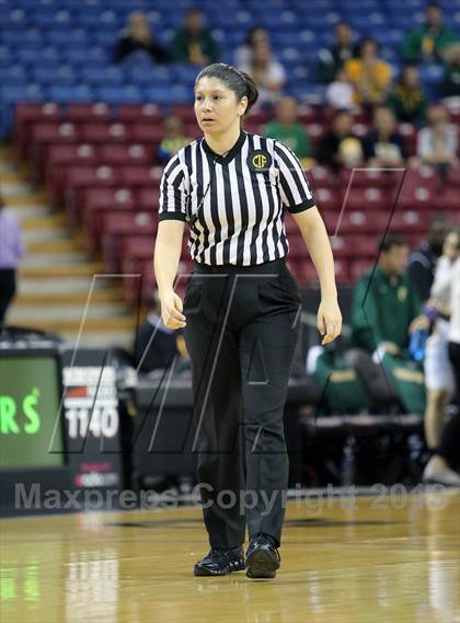 Thumbnail 3 in Pinewood vs Sierra Canyon (CIF State D5 Final) photogallery.