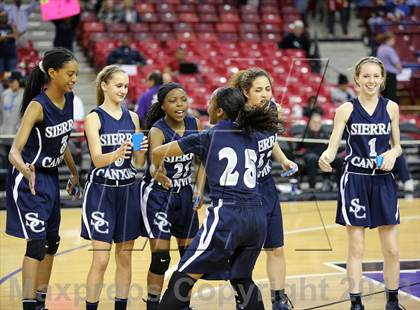 Thumbnail 3 in Pinewood vs Sierra Canyon (CIF State D5 Final) photogallery.