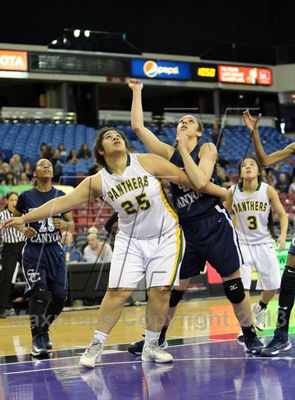 Thumbnail 3 in Pinewood vs Sierra Canyon (CIF State D5 Final) photogallery.