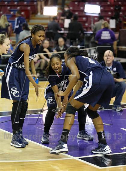 Thumbnail 1 in Pinewood vs Sierra Canyon (CIF State D5 Final) photogallery.
