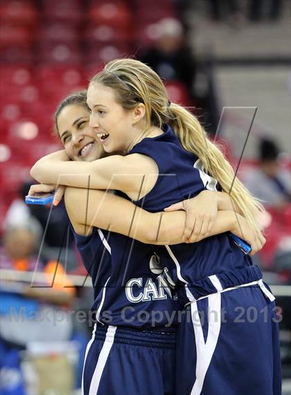 Thumbnail 2 in Pinewood vs Sierra Canyon (CIF State D5 Final) photogallery.