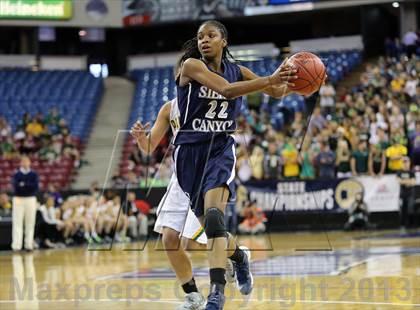 Thumbnail 2 in Pinewood vs Sierra Canyon (CIF State D5 Final) photogallery.