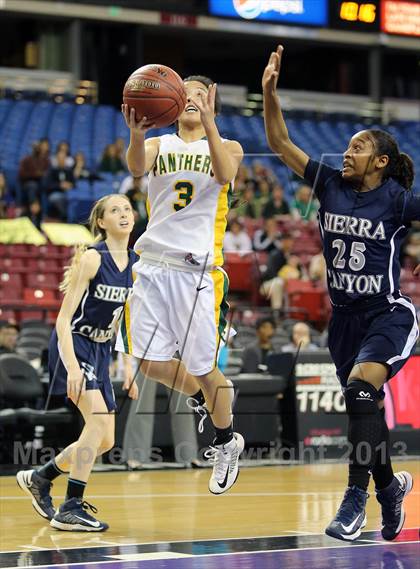 Thumbnail 2 in Pinewood vs Sierra Canyon (CIF State D5 Final) photogallery.