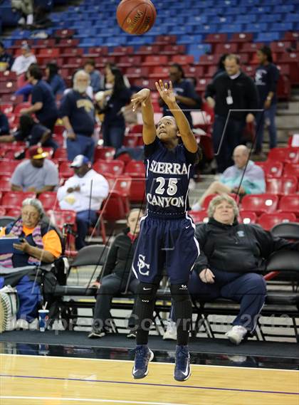 Thumbnail 1 in Pinewood vs Sierra Canyon (CIF State D5 Final) photogallery.