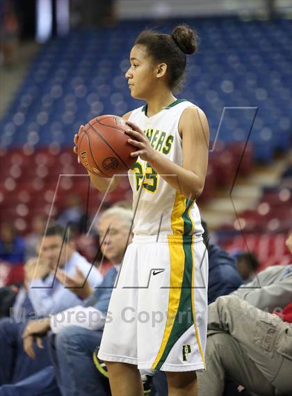 Thumbnail 1 in Pinewood vs Sierra Canyon (CIF State D5 Final) photogallery.