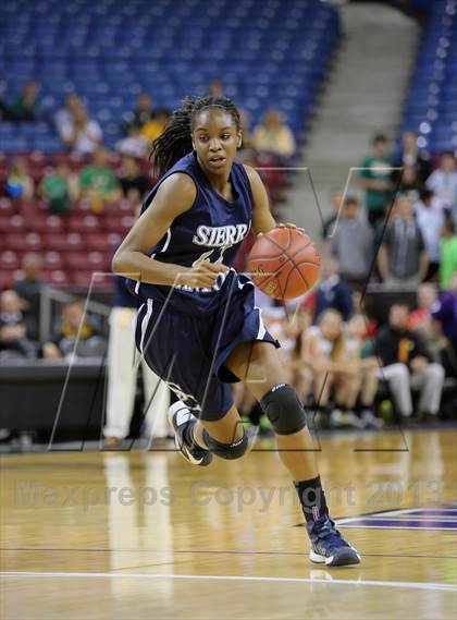 Thumbnail 2 in Pinewood vs Sierra Canyon (CIF State D5 Final) photogallery.