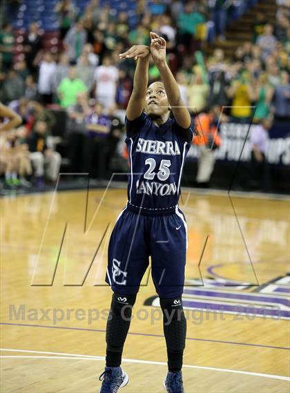 Thumbnail 1 in Pinewood vs Sierra Canyon (CIF State D5 Final) photogallery.