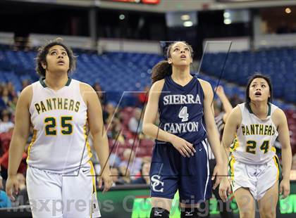 Thumbnail 3 in Pinewood vs Sierra Canyon (CIF State D5 Final) photogallery.