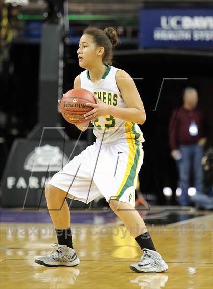 Thumbnail 2 in Pinewood vs Sierra Canyon (CIF State D5 Final) photogallery.