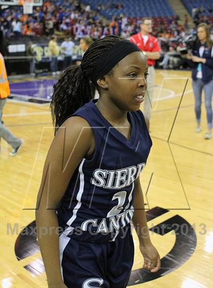 Thumbnail 2 in Pinewood vs Sierra Canyon (CIF State D5 Final) photogallery.