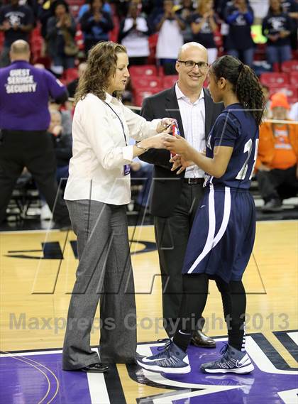 Thumbnail 1 in Pinewood vs Sierra Canyon (CIF State D5 Final) photogallery.