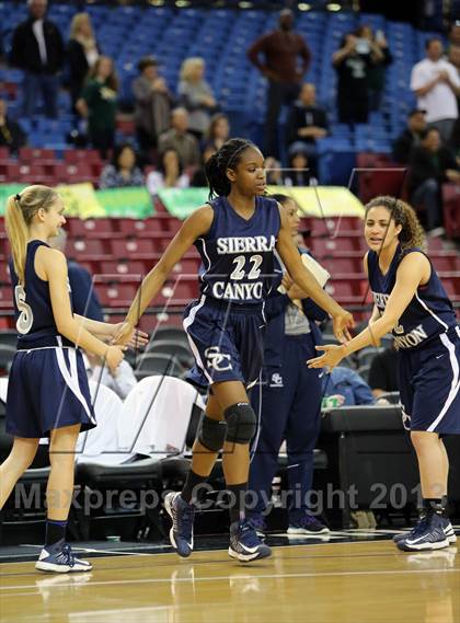 Thumbnail 3 in Pinewood vs Sierra Canyon (CIF State D5 Final) photogallery.