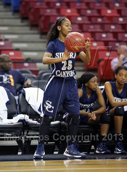 Thumbnail 1 in Pinewood vs Sierra Canyon (CIF State D5 Final) photogallery.